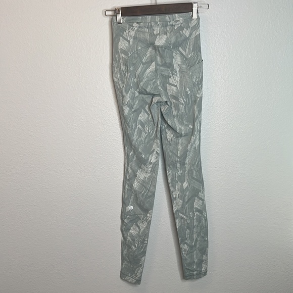 NWT Lululemon Swift Speed HR Tight 28” REEJ Sz 2 - Picture 6 of 6